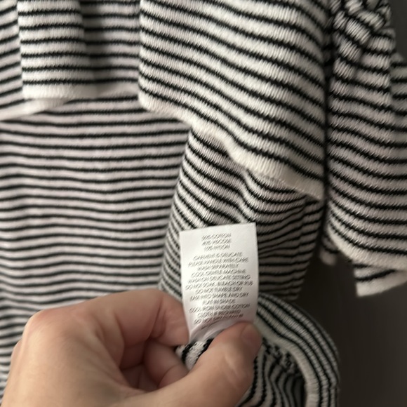 Decjuba Cold Shoulder Tank - Picture 6 of 8